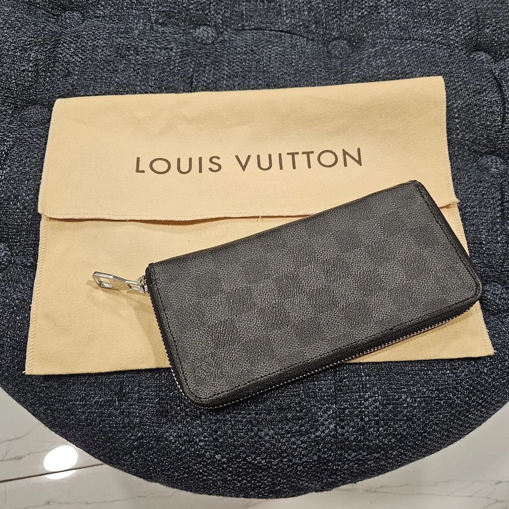 Louis Vuitton Damier Graphite Gray Wallet